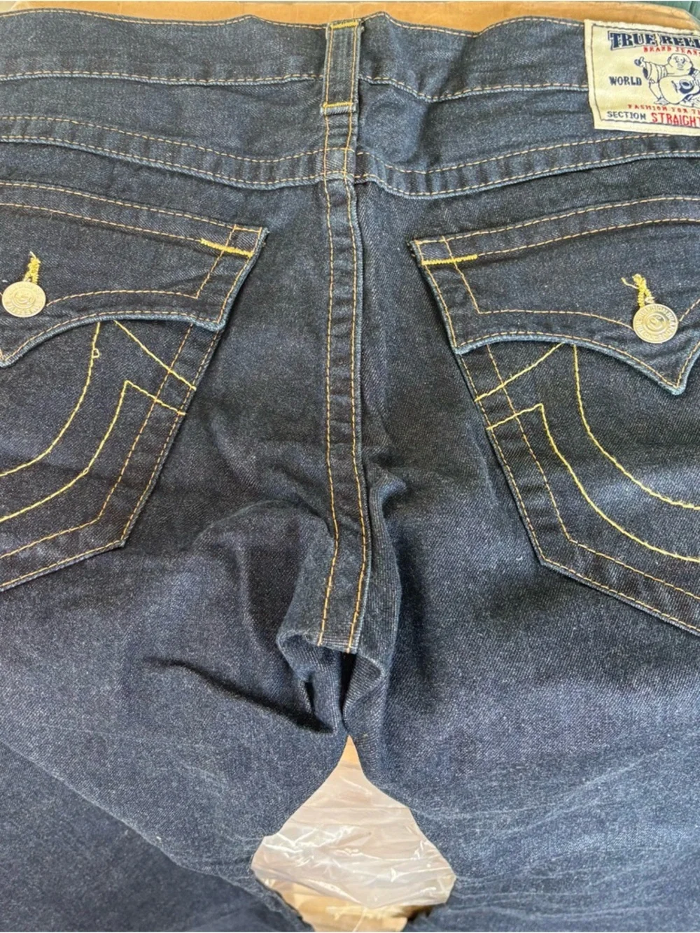 Men ‘s True Religion Dark Wash Denim Jeans Straight with Contrast Stitching